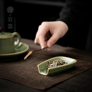 Cuillère à thé en céramique, glaçure verte en bambou, forme plate, accessoire réutilisable pour la dégustation du thé, usage domestique - Product Image 1