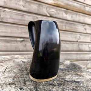 Auténtica Taza Vikinga de Cuerno de Búfalo Ecológica, Jarra para Cerveza, Sidra o Mead, Estilo Antiguo, Imitación, Regreso a Clases - Product Image 1