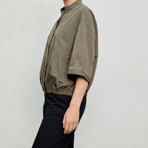 Veste courte en toile <span class=keywords><strong>beige</strong></span> pour <span class=keywords><strong>femme</strong></span>, col mandarin, taille ajustable avec cordon, boutons sur le devant, veste décontractée respirante pour le printemps - Product Image 3