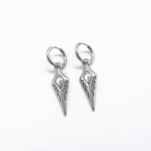 Pendientes de Clip Unisex de Acero de Titanio Estilo Hip Hop, Diseño Geométrico de Púas, Forma de Dardo Largo - Product Image 1