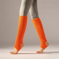 Chaussettes de yoga et de danse en acrylique tricotées chaudes pour femmes, 17 pouces, couleurs bonbon, avec étrier et trou pour le talon, vente en gros