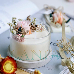 Vente en gros de cire de soja versée à la main arôme personnalisé bocal en verre de marque privée fleur sèche bougie parfumée velas de aromaterapia - Product Image 1