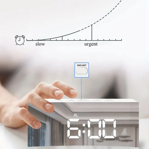 Reloj Despertador con Espejo LED Silencioso para Sala de Estar, Dormitorio y Estudio, Estilo Moderno y Minimalista de Lujo. - Product Image 2