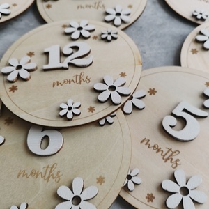 Cadeau de fête prénatale pour maman, fleur de marguerite, premier anniversaire du bébé, carte de développement du bébé en bois, carte de développement interchangeable - Product Image 2
