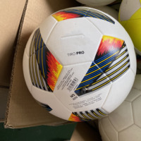 Ballon de football d'entraînement en PU haute élasticité pour l'extérieur