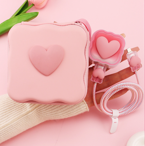 Set di Borse Protettive per Cavi per Cavo di Ricarica <span class=keywords><strong>Apple</strong></span> 20W con Spina UK, Borsa Portaoggetti per Caricabatterie <span class=keywords><strong>iPhone</strong></span> 17/16/15/14/13/12/<span class=keywords><strong>11</strong></span> <span class=keywords><strong>Pro</strong></span> Max - Product Image 1