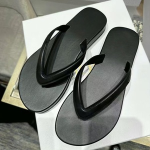 Luxury Designer Women Flat <b>Shoes</b> Indoor Slippers High Quality Outdoor Beach Casual Slippers Fashion Flip-flops Men Slippers - Product Image 1