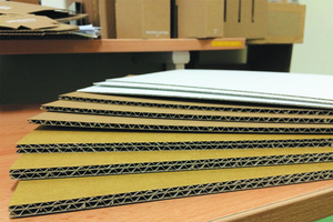 Cartón Corrugado de Papel Reciclado de Alta Calidad con Revestimiento de Doble Cara, Ecológico, Anti-Rizado, con Flauta B/C/E/BC/BE - Product Image 2