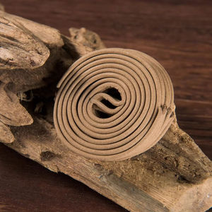 Excellente vente en gros de cônes d'encens en bobine de bois d'agar parfum d'intérieur aromatique en poudre à combustion longue emballé dans des boîtes - Product Image 1