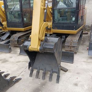 Mini-excavatrice Caterpillar 305.5 d'occasion, 5,5 tonnes, composants principaux - Moteur, pompe, moteur électrique, modèle 2020, puissance 34,1 kW, 0-2000 heures de fonctionnement - Product Image 3