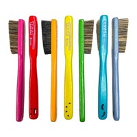 Manche en plastique Brosse d'alpinisme Brosse d'escalade en poils de sanglier Poils denses respectueux de l'environnement facile à transporter