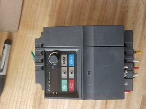 VFD022EL43W ซีรีส์ EL 2.2kW 380V สามเฟส PLC - Product Image 1