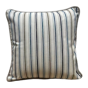 Coussin décoratif en coton avec rayures classiques et modernes pour canapé, lit et chaise - Product Image 4