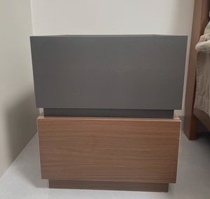 寝室のベッドサイドテーブル シンプルで実用的 2026年に人気 ミニチュアベッドサイドキャビネット アパート向け 洗練されたスタイル - Product Image 3