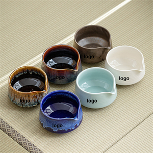 Bol à matcha en céramique fait main avec logo personnalisé, simple, moderne, écologique, de haute qualité, avec bec verseur pour service à thé - Product Image 1