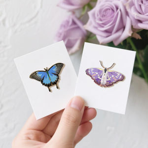 Épingles papillon personnalisées réalistes très 3D émail dur coloré insecte insigne métal chapeau ornement vêtements accessoires cadeaux de mode - Product Image 6