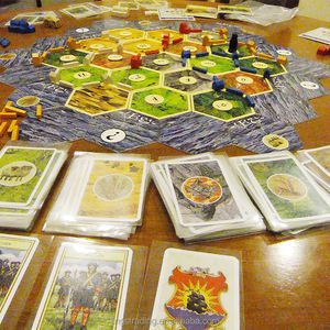 Jeu de société écologique personnalisé en usine, conçu pour la vente en gros aux adultes et aux enfants, emballage personnalisé pour les fêtes - Product Image 4