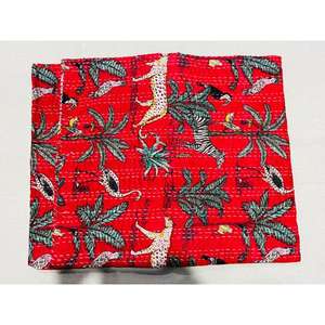 Cubrecama ligero de algodón Kantha con detalles estampados a mano y trabajo de costura tradicional, ideal para un sueño acogedor. - Product Image 5