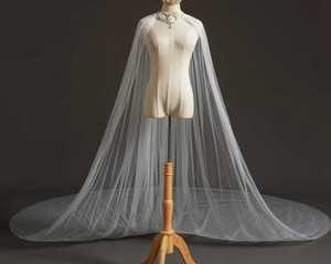 <span class=keywords><strong>Voile</strong></span> de <span class=keywords><strong>mariée</strong></span> de luxe QUEENS GOWN, entièrement brodé à la main avec des fleurs 3D en cristal et perles, châle <span class=keywords><strong>cape</strong></span> long et fluide en ivoire - Product Image 3