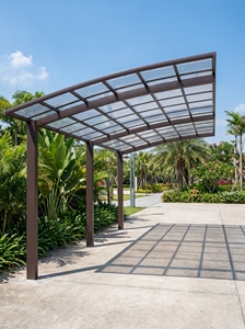 Système de carport métallique robuste avec structure résistante au vent pour applications de stationnement commercial - Product Image 5