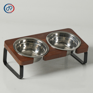Ciotole Rialzate DRH per <span class=keywords><strong>Cani</strong></span> <span class=keywords><strong>di</strong></span> Piccola e Media Taglia, Supporto in Legno Antiscivolo con 2 Ciotole Profonde in Acciaio Inox per Cibo e Acqua - Product Image 1
