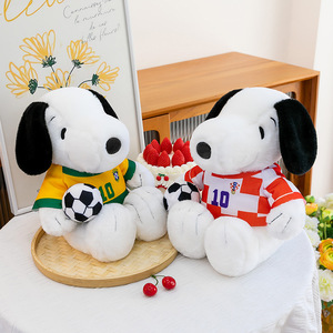 Nouveaux jouets en peluche Snoopy sur le thème du football, poupées de dessin animé, cadeaux d'<span class=keywords><strong>anniversaire</strong></span> <span class=keywords><strong>pour</strong></span> enfants et filles - Product Image 5
