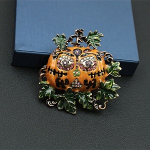 Broche Citrouille en Strass Amusante pour Halloween, Corsage Unisexe Hiver - Product Image 1