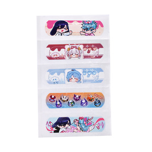Le fabricant fournit des pansements imperméables à motifs de dessins animés, des pansements personnalisés en PE, portables pour usage domestique, et avec impression de logo. - Product Image 2