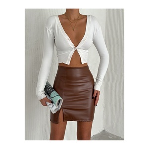 Mini-jupe en cuir marron avec fente latérale, taille haute, mode féminine - Product Image 2