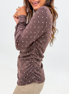 Dear-Lover Vente en gros de t-shirts pour femmes en tricot à manches longues à col bateau à pois marron foncé - Product Image 4