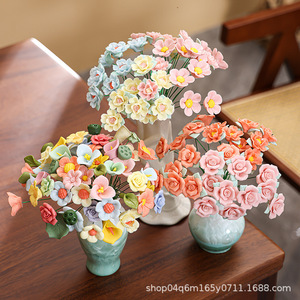 Jarrón Pequeño de Cerámica de Jingdezhen con Ramas de Flor de Peonía, Elaborado con Técnicas Tradicionales; Decorativo con Flores Preservadas Realistas - Product Image 2