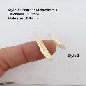Pendentifs et breloques en or rempli 14 carats GP US, <span class=keywords><strong>flocon</strong></span> de neige, plume, trèfle, arbre de vie, fabrication de bijoux permanents, vente en gros - Product Image 5