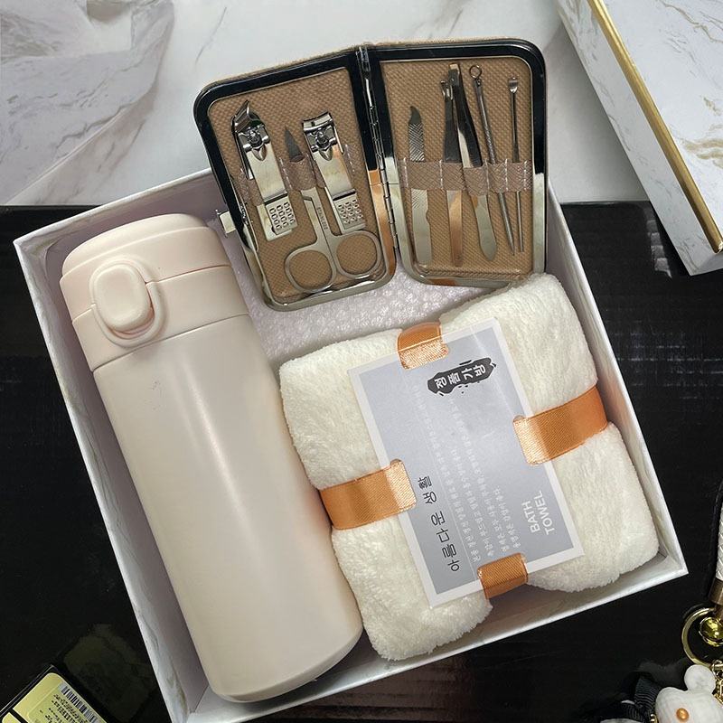 Package 9: Thermos Mug + 8-Piece Manicure Set + Towel