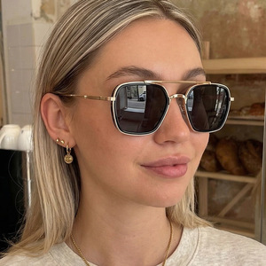 Gafas <span class=keywords><strong>de</strong></span> <span class=keywords><strong>Sol</strong></span> Unisex Vintage 2026, Montura Metálica Retro <span class=keywords><strong>para</strong></span> Hombre y Mujer, <span class=keywords><strong>Lentes</strong></span> <span class=keywords><strong>de</strong></span> <span class=keywords><strong>Sol</strong></span> con Marco Clásico - Product Image 1