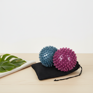 Ensemble de balles de massage <span class=keywords><strong>Navaris</strong></span> Spiky Hedgehog, 2 pièces, massage des pieds, emballage en sac en filet, fonction musicale, balles moyennes-dures - Product Image 3