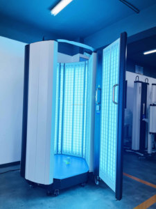 Système de cabinet de photothérapie UV de classe I KN-4001B avec source de lumière 311 nm pour le traitement du vitiligo et du psoriasis (construction métallique) - Product Image 1