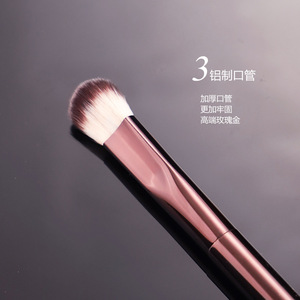 Crescent Shaped Medium <b>Concealer</b> Brush Synthetic Hair Metal Handle For <b>Concealer</b> Application - Product Image 3