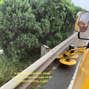 Taille-<span class=keywords><strong>haie</strong></span> à bande centrale de pente Équipement de coupe de branche à haute altitude Tondeuse à ceinture verte montée sur véhicule Taille-<span class=keywords><strong>haie</strong></span> - Product Image 4