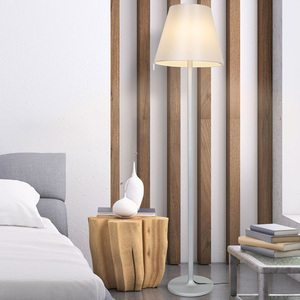 Lampe <span class=keywords><strong>sur</strong></span> <span class=keywords><strong>pied</strong></span> en tissu minimaliste moderne, lampe <span class=keywords><strong>sur</strong></span> <span class=keywords><strong>pied</strong></span> design artistique pour salon, chambre à coucher, design original, prix de gros, lampe en acier - Product Image 2