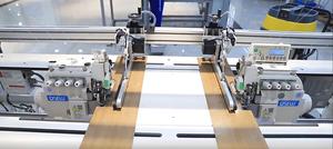 Machine à coudre surjeteuse à 5 fils QS-5200DL-DR-P haute vitesse entièrement automatique pour oreillers et couettes, pour gauchers - Product Image 2