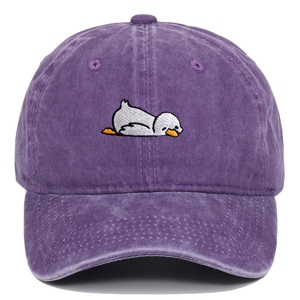 Cappellino da baseball unisex ricamato con disegno di anatra, adatto a tutte le stagioni, con vestibilità regolabile, un capo essenziale di tendenza. - Product Image 1