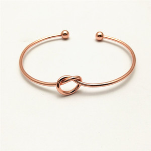 Atacado: Nova Pulseira Bracelete Aberta Feminina Banhada a Ouro, Prata e Rosé com Nó Simples – Joia Elegante para Mulheres - Product Image 3