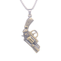Hip Hop Revolver Pendentif Collier En Acier Inoxydable Avant-garde Mode Collier Hommes Militaire Fan Main Modèle Pistolet Collier