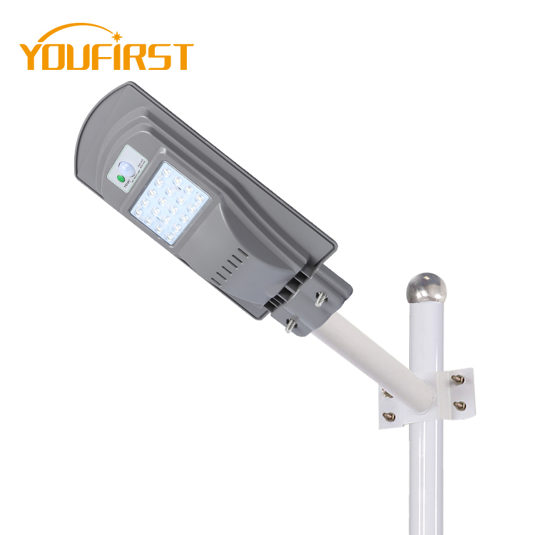 El más nuevo diseño impermeable IP65 todo en uno integrada 20 40 60 vatios led solar luz de carretera