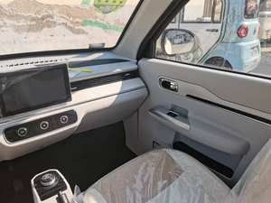 Meilleur <span class=keywords><strong>prix</strong></span> Mini voiture électrique 4 roues 60v Nouvelle énergie 4 places Démarrage à un bouton Petite voiture électrique à faible vitesse - Product Image 6