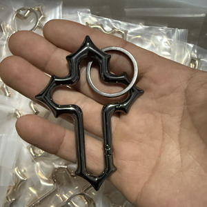 Chaveiro de Metal Gótico com Cruz de Espinhos, Clipe Mosquetão, Crucifixo Cristão Religioso, Clipe de Cinto EDC, Argola para Chaves - Product Image 5