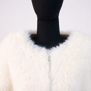 Haut de gamme personnalisé vêtements pour femmes hiver <span class=keywords><strong>fausse</strong></span> <span class=keywords><strong>fourrure</strong></span> manteaux blanc <span class=keywords><strong>fausse</strong></span> <span class=keywords><strong>fourrure</strong></span> recadrée <span class=keywords><strong>veste</strong></span> Polyester femmes manteau hiver <span class=keywords><strong>fausse</strong></span> <span class=keywords><strong>fourrure</strong></span> - Product Image 4