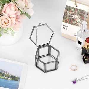 Elegante Caja Hexagonal de Metal Dorado para Anillos, Caja de Regalo Personalizada para Anillos de Boda, Caja de Joyería con Flores Preservadas Transparentes - Product Image 3