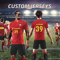 Vêtements de football en polyester respirant imprimés par sublimation en gros, 100% polyester, pour adultes, avec nom et logo personnalisés, séchage rapide