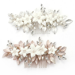 Peine de <span class=keywords><strong>pelo</strong></span> de flor de cerámica hecho a mano para <span class=keywords><strong>tocado</strong></span> de <span class=keywords><strong>novia</strong></span> <span class=keywords><strong>tocado</strong></span> nupcial de diamantes de imitación - Product Image 1